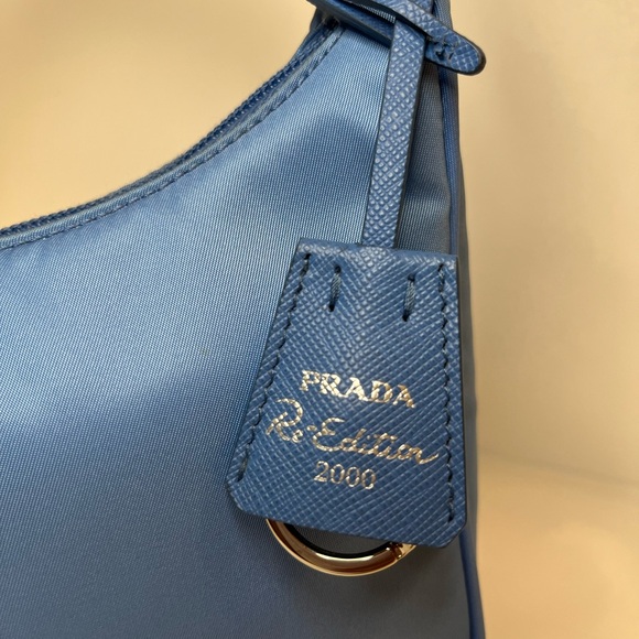 🎀 Prada
Re-Edition 2000 mini bag - Picture 5 of 17